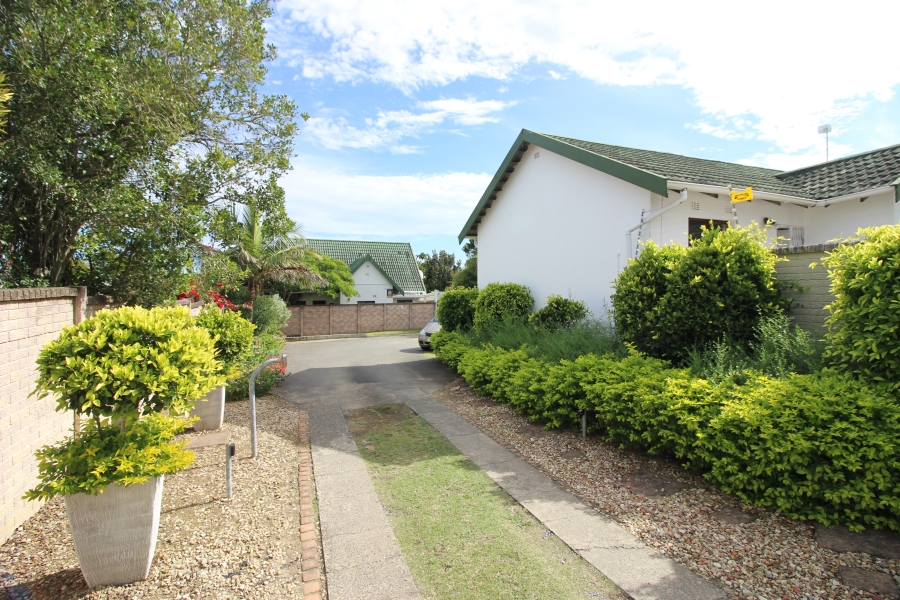 To Let 2 Bedroom Property for Rent in Beacon Bay Eastern Cape